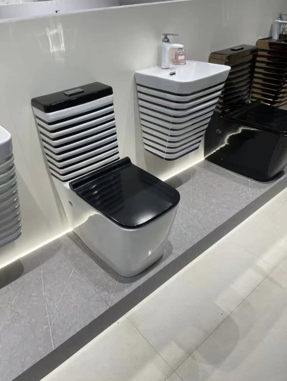 Prem Toilet Set